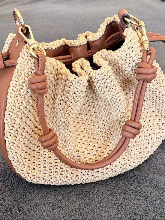 kate spade Handbags - Kate Spade “Pinch” crossbody